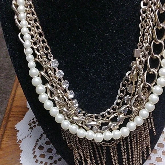 (Any 2 for $12) VTG 5 Layered necklace - Picture 3 of 9